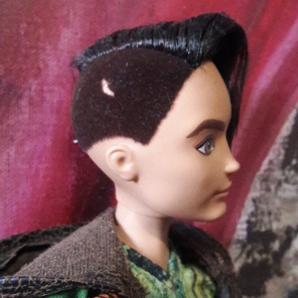 Ever After High Hunter Huntsman Doll - Picture 14 of 16